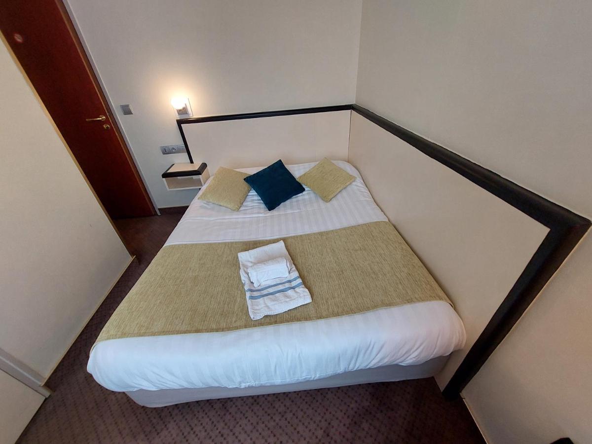Logis Hotels - Hotel Et Restaurant Le Lion D'Or Gramat Ngoại thất bức ảnh